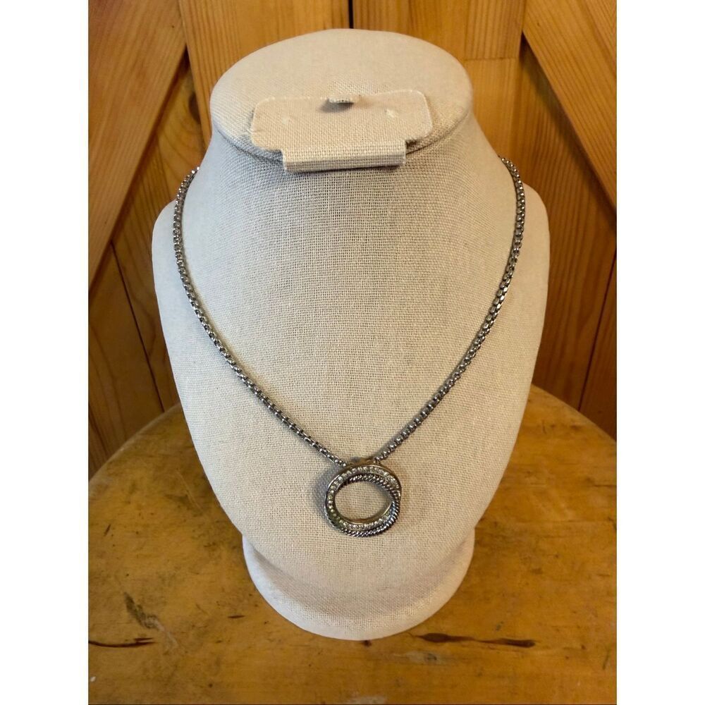 Rings Crossover Pendant Necklace in silver and gold tones (7462)
